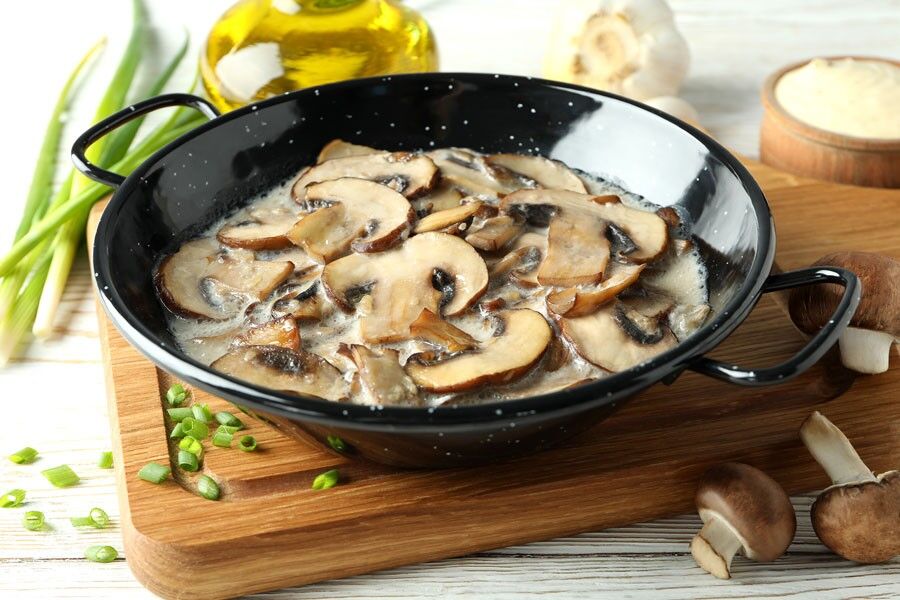 Can Cats Eat Mushrooms Safe Or Toxic For Cats!?
